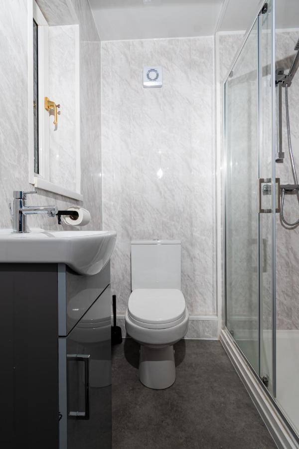 Greenbourne - 4 Bedrooms Sleeps 8 Free Parking Ґейтсгед Екстер'єр фото