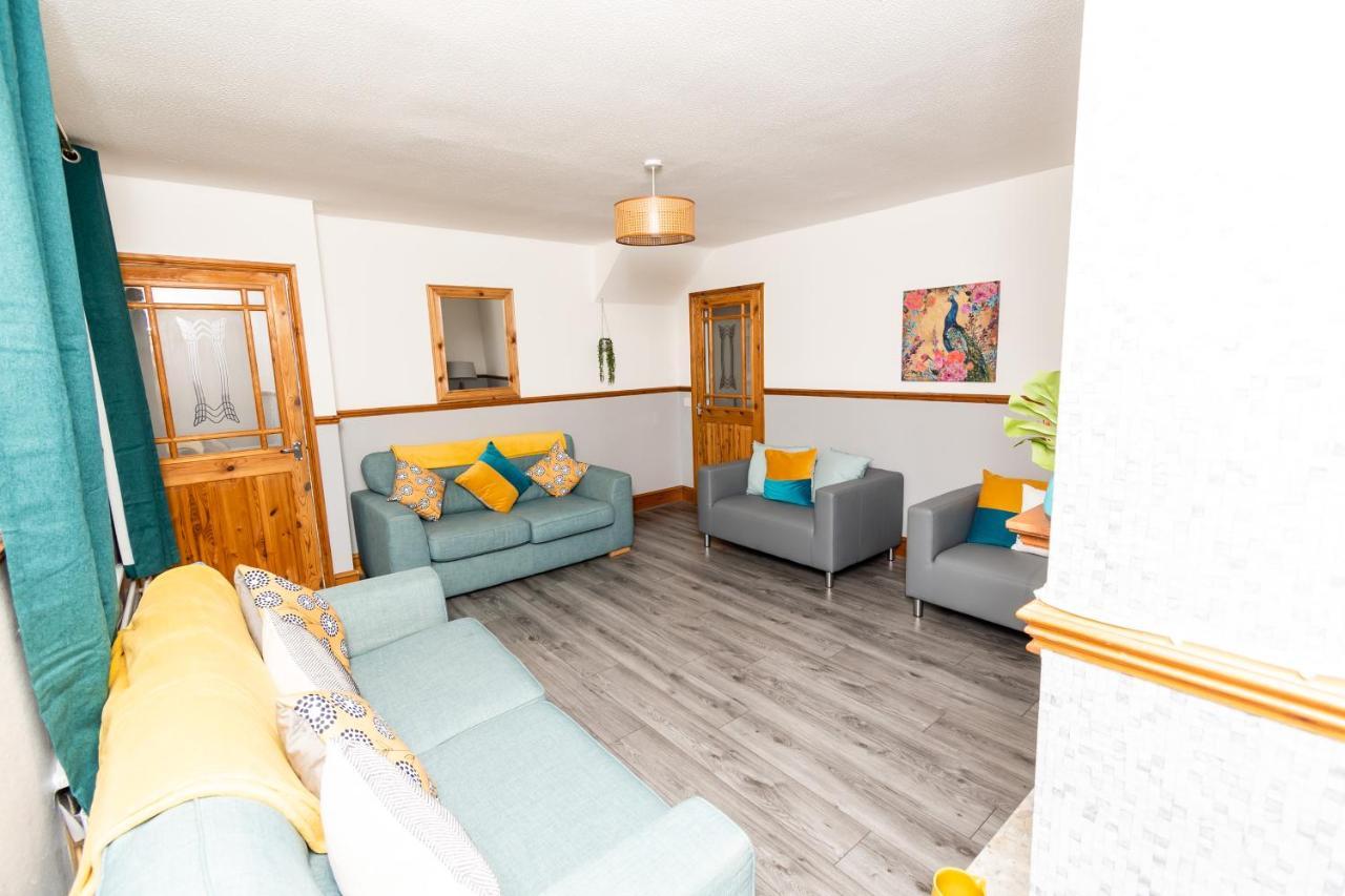 Greenbourne - 4 Bedrooms Sleeps 8 Free Parking Ґейтсгед Екстер'єр фото
