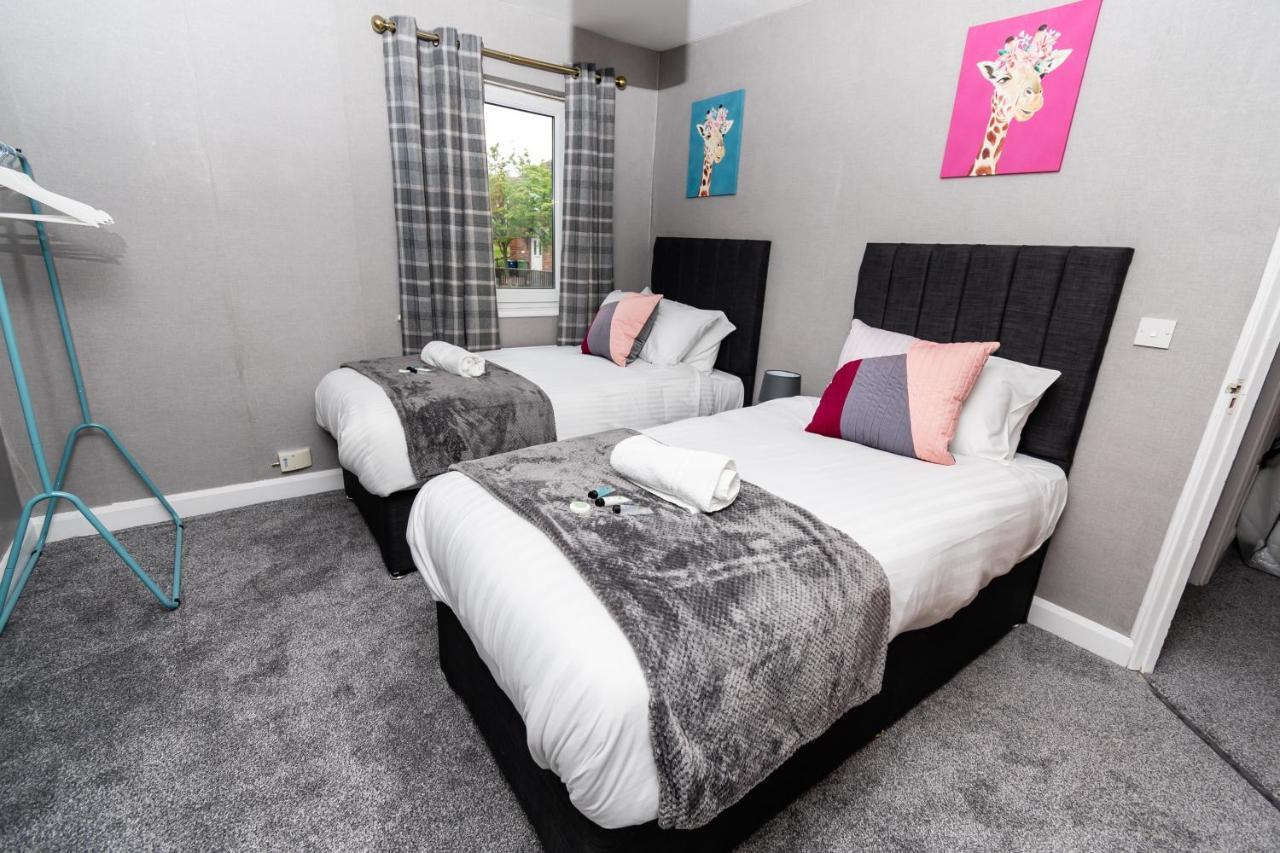 Greenbourne - 4 Bedrooms Sleeps 8 Free Parking Ґейтсгед Екстер'єр фото